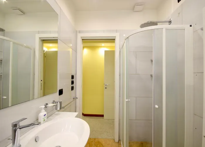 Hc - Clohouse Spacious Flat Апартаменты
